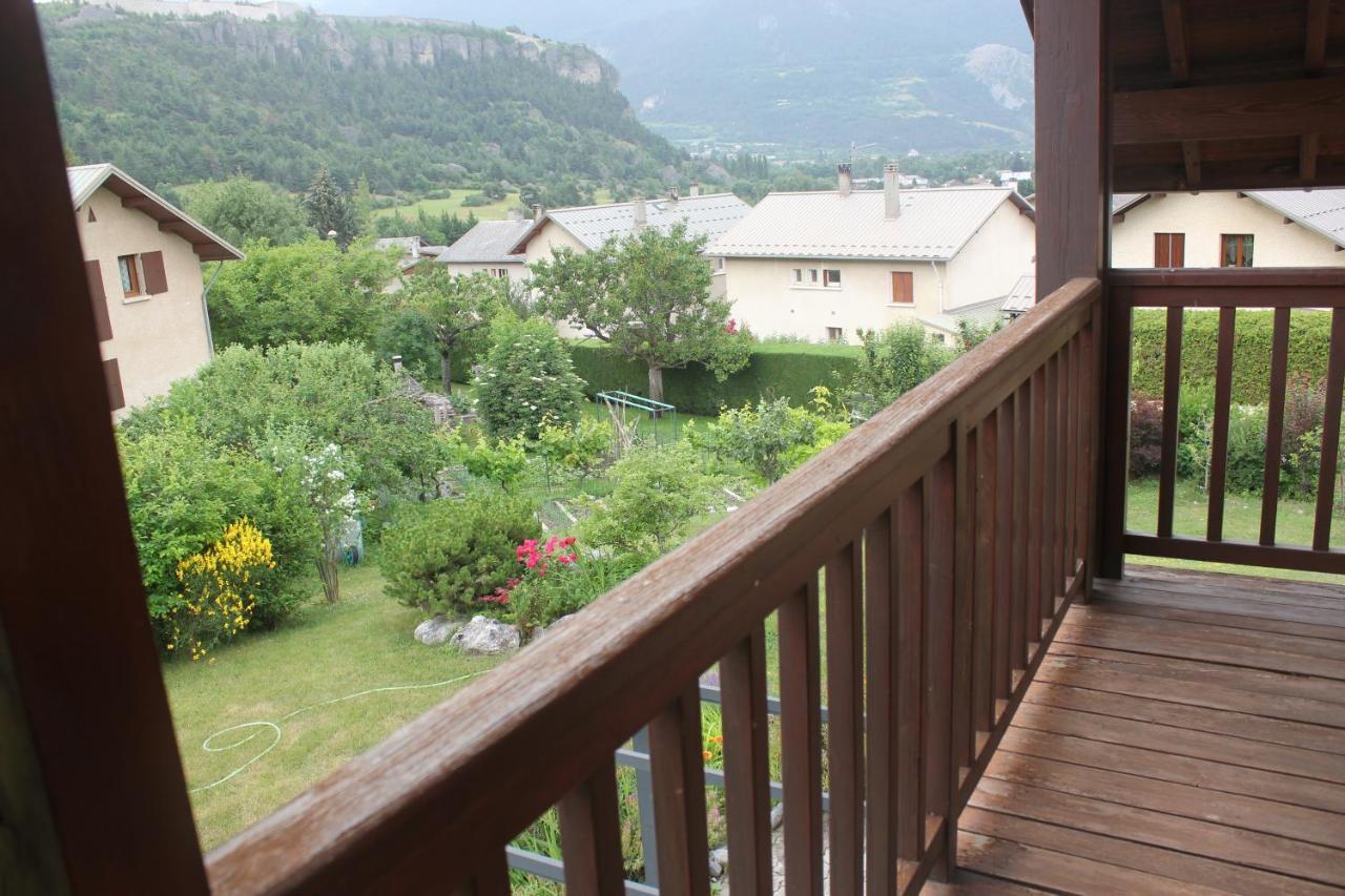 Le Ginkgo - Mont Dauphin Eygliers Exterior foto
